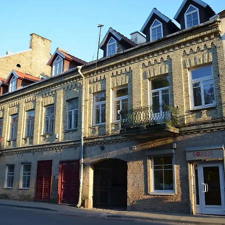 对岸共和国多拉公寓