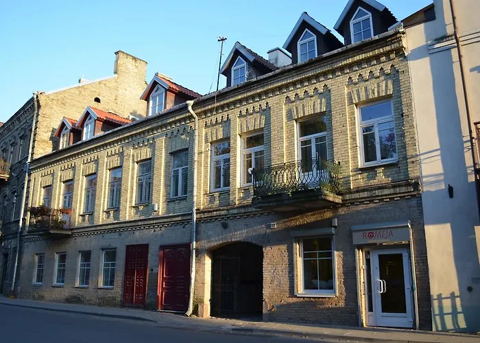 对岸共和国多拉公寓