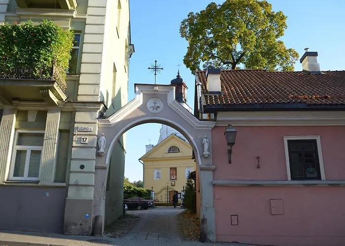 对岸共和国多拉公寓