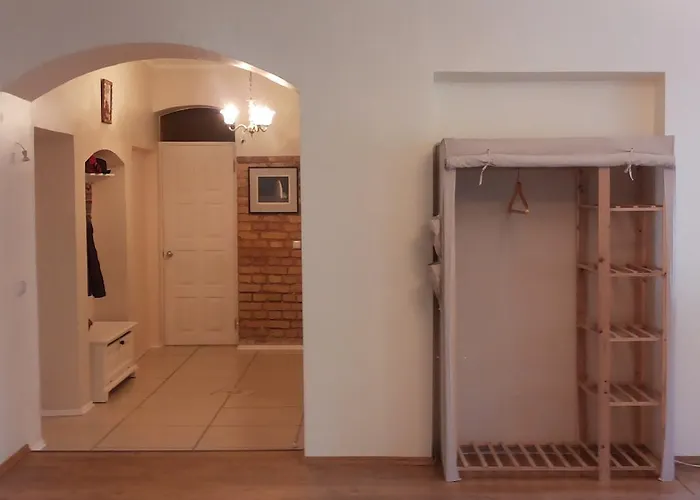 对岸共和国多拉公寓